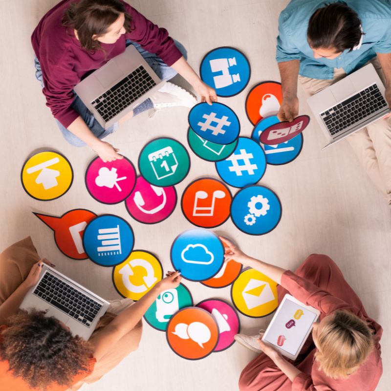 Social media beheer uitbesteden buro MARK